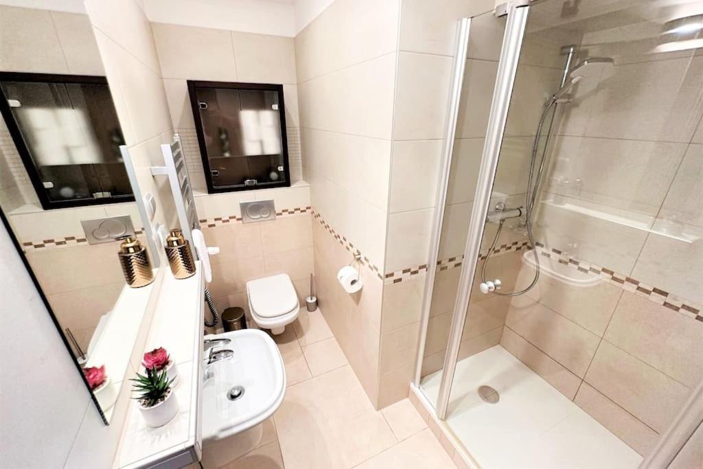 Exclusive Penthouse Near Citycenter 120M2 +Netflix Krakow Ngoại thất bức ảnh