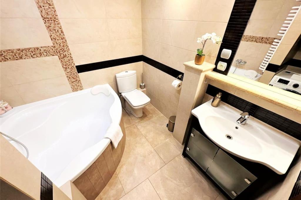 Exclusive Penthouse Near Citycenter 120M2 +Netflix Krakow Ngoại thất bức ảnh